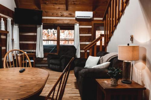 Mountain Laurel Cabin at 36 North - Fireplace in Purlear, USA