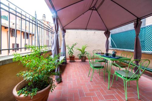 Spacious with sunny Terrace near Vatican, Roma (foto 2)