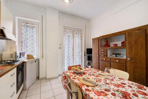 Kitchen, Casa Rosso Melograno in Alassio