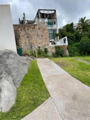 Casa en Tequesquitengo con acceso al lago in Jojutla de Juárez, Mexico