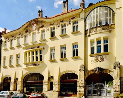 Hotel Okresní Dům - Hradec Králové