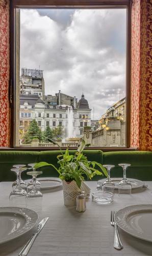 Capitol Hotel - image 11