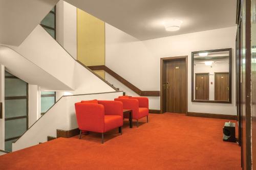 Capitol Hotel - image 4