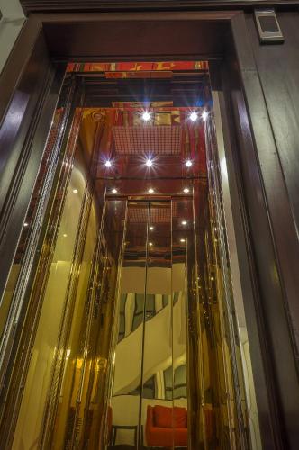Capitol Hotel - image 8