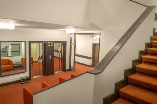 Capitol Hotel - image 12