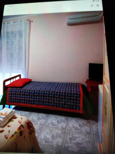 1 queen bed, 1 twin bed, 1 bunk bed