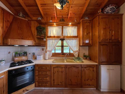 Kapilio Cottage House in Laneia