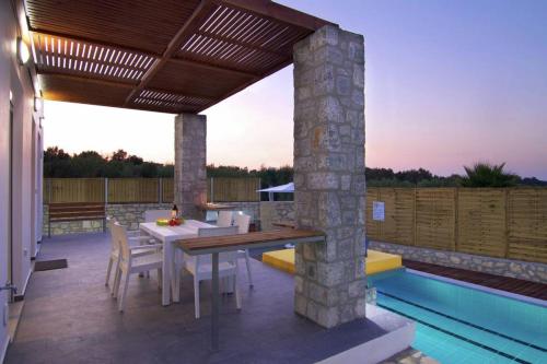 Villa Aada - moderne Komfortvilla mit eigenem Pool, Loutra (fotografie 7)