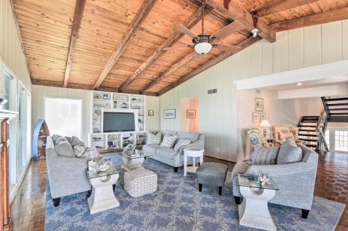 B&B Galveston - Charming Galveston Home with Waterfront Deck! - Bed and Breakfast Galveston