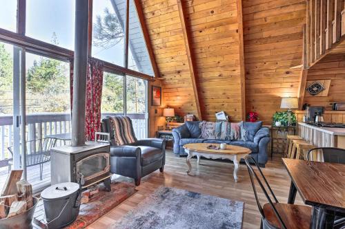 Cozy A-Frame with Hot Tub Near Arrowbear Lake!