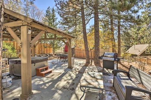 Cozy A-Frame with Hot Tub Near Arrowbear Lake!