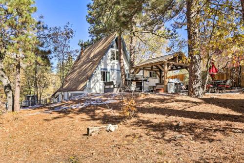 Cozy A-Frame with Hot Tub Near Arrowbear Lake!