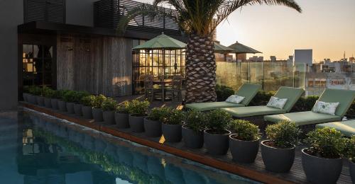 مسبح, Hotel Montevideo - Leading Hotels of the World in Pocitos