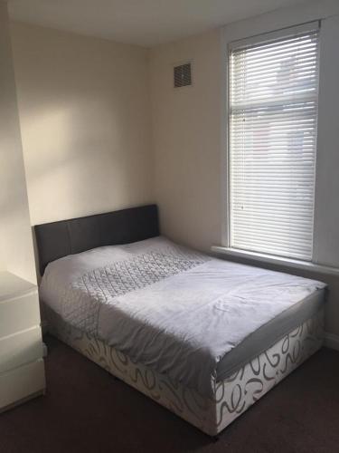 Terrace stay, Leeds (photo 10)