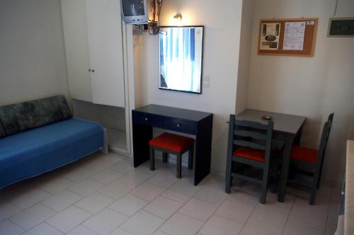 Studio with Side Sea View (3 Adults) image 10