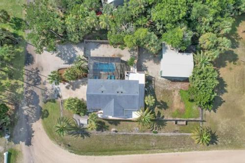 The Salty Snapper - 2 Story Home, Bay Views, Prime Location, Sleeps 8! The Salty Snapper - 2 Story Home, Bay Views, Prime Location, Sleeps 8!