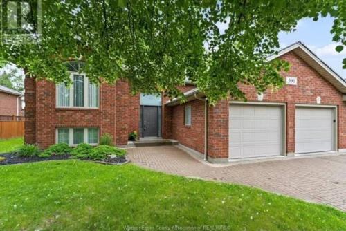 3 Bedroom basement unit with Free Parking , WiFi.