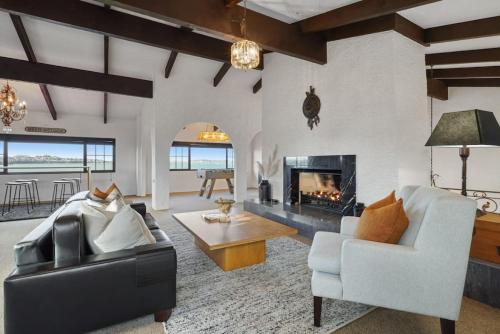 Magnificent Beachfront Mansion - Pool - Fireplace, Auckland (photo 11)