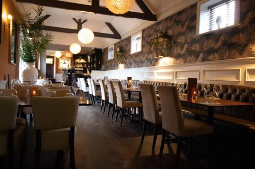 The Wheatsheaf Pub, Kitchen & Rooms in 賓翰東