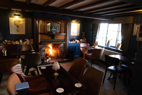 The Wheatsheaf Pub, Kitchen & Rooms in 賓翰東
