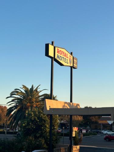 ROYAL MOTEL TRACY in แทรซี (CA)