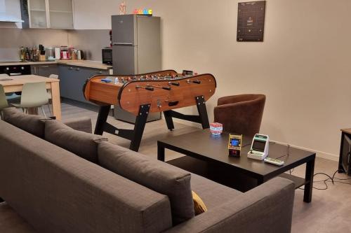 Maison " Pac-Man" entre collègues, amis, famille - barbecue - Netflix - Prime - Baby foot 50cts - jusqu'à 9 personnes - gîte à louer Porchères