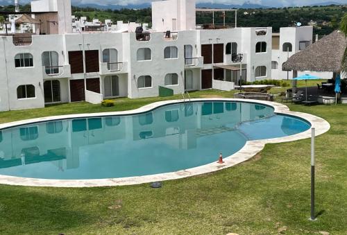Casa en Tequesquitengo con acceso al lago