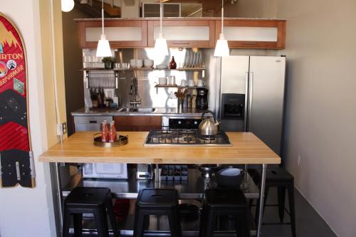 NEW! Lavish Studio Loft in Central Downtown SLC