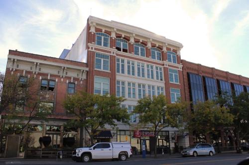 NEW! Lavish Studio Loft in Central Downtown SLC