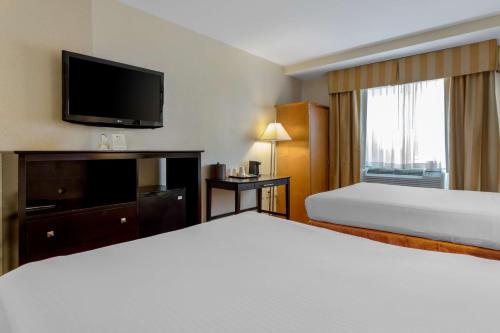 Best Western Plus Brooklyn Bay Hotel