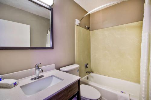 Value Inn Jeffersonville - image 12