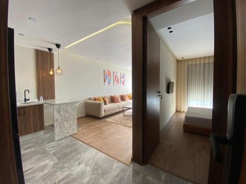 Modern 1 BR, 1min from Downtown Anoual Tramway, Casablanca (photo 9)