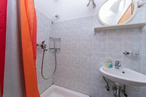 Studio with Balcony and Sea View image 5