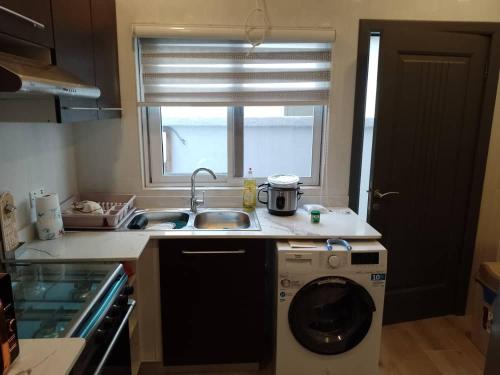 2 Bedroom House - 3 Bathrooms, Balcony , Kitchen, Living Room, - 24 7 Security, Gated, Gym, Pool, Wi in 特馬