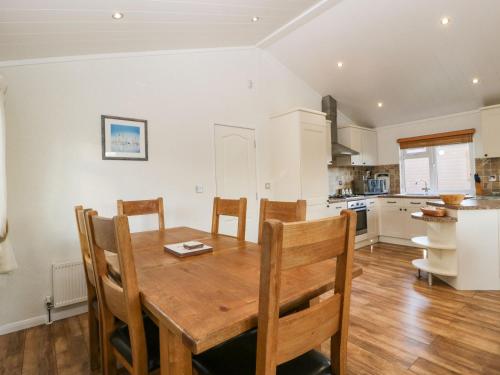 Exterior view, Blenheim Lodge in Puxton