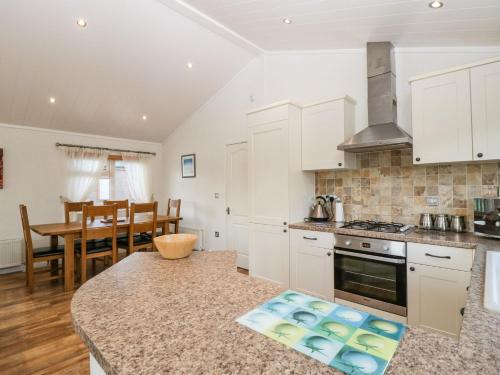 Exterior view, Blenheim Lodge in Puxton