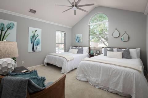 Summer Deal! Elegant Executive Retreat with Pool in Plano, Toyota Stadium Frisco, FC Dallas in Plano, USA