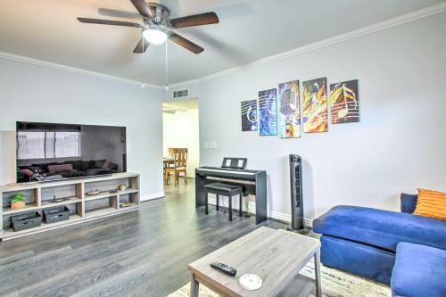 Chic Mesa Home - Furnished Patio and Gas Grill!