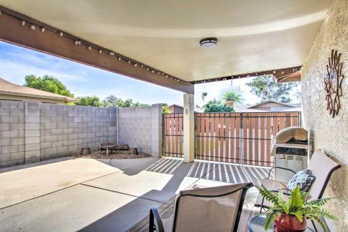 Chic Mesa Home - Furnished Patio and Gas Grill!