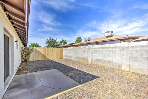 Chic Mesa Home - Furnished Patio and Gas Grill!