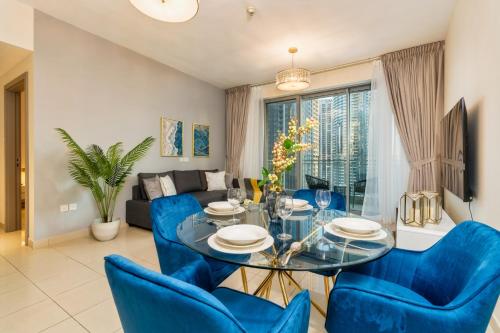 Luxurious Stay with Opera & Fountains Views - image 5