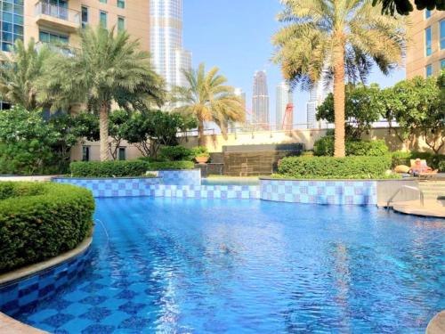Luxurious Stay with Opera & Fountains Views - image 13