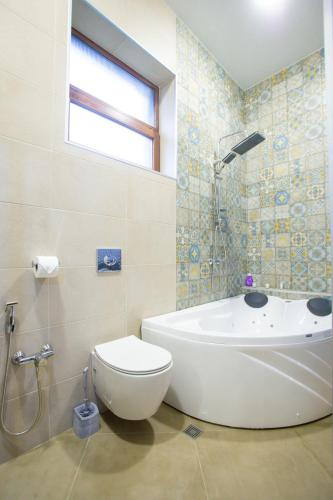 Family Two-Bedroom Suite with Jacuzzi