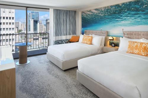 OUTRIGGER Waikiki Beachcomber Hotel Room Type - Accessible Partial Ocean View 2 Double Beds OUTRIGGER Waikiki Beachcomber Hotel Room Type - Accessible Partial Ocean View 2 Double Beds