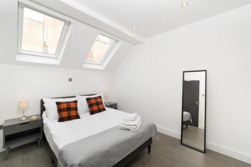 Best location! NEW! 2 BED/2,5 BATH OXFORD STREET!,  London