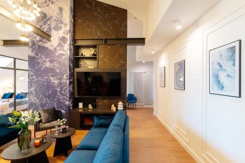 Activiteiten, Warsaw Story - LoftAffair Collection near Monument to the Warsaw Uprising