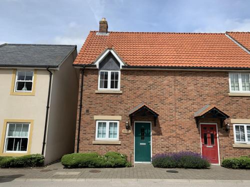 Seaside Cottage at The Bay Filey, sleeps 4, 2 dogs welcome for free too