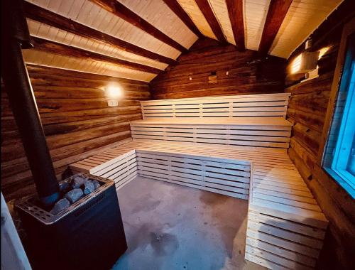 Sauna, Traditional timber farm with Sauna & Wi-Fi in Vinstra
