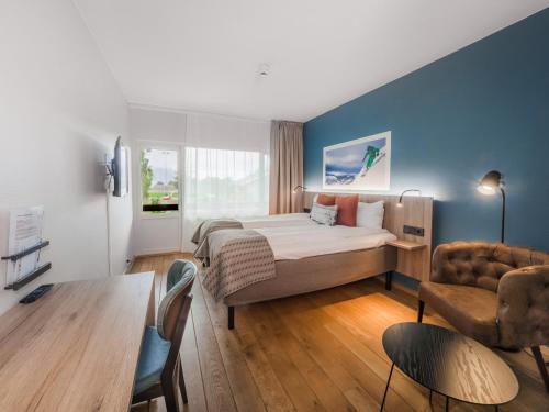 Twin Room with Balcony