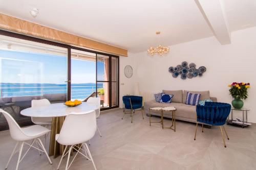 Gallery Luxury Suites & Rooms-Only Adults 5
